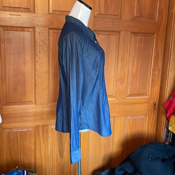 NWT Guess Los Angeles Dark Wash Button Up Shirt Size L - Picture 4 of 7